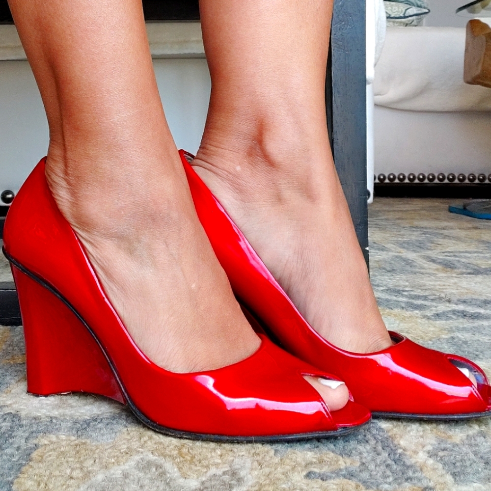 Stewart Weitzman Bernie Red heels 8.5